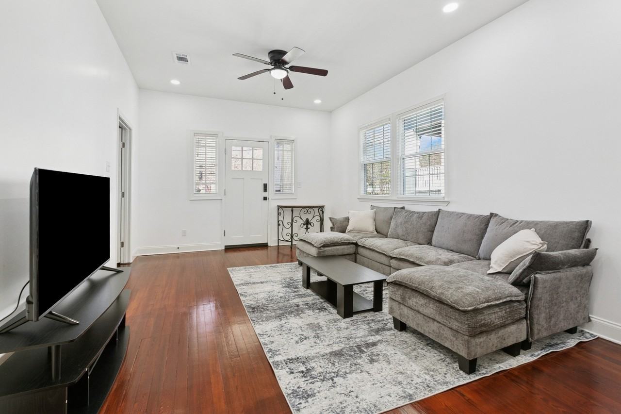 1923 Broadway St #A - Photo 2 of 31