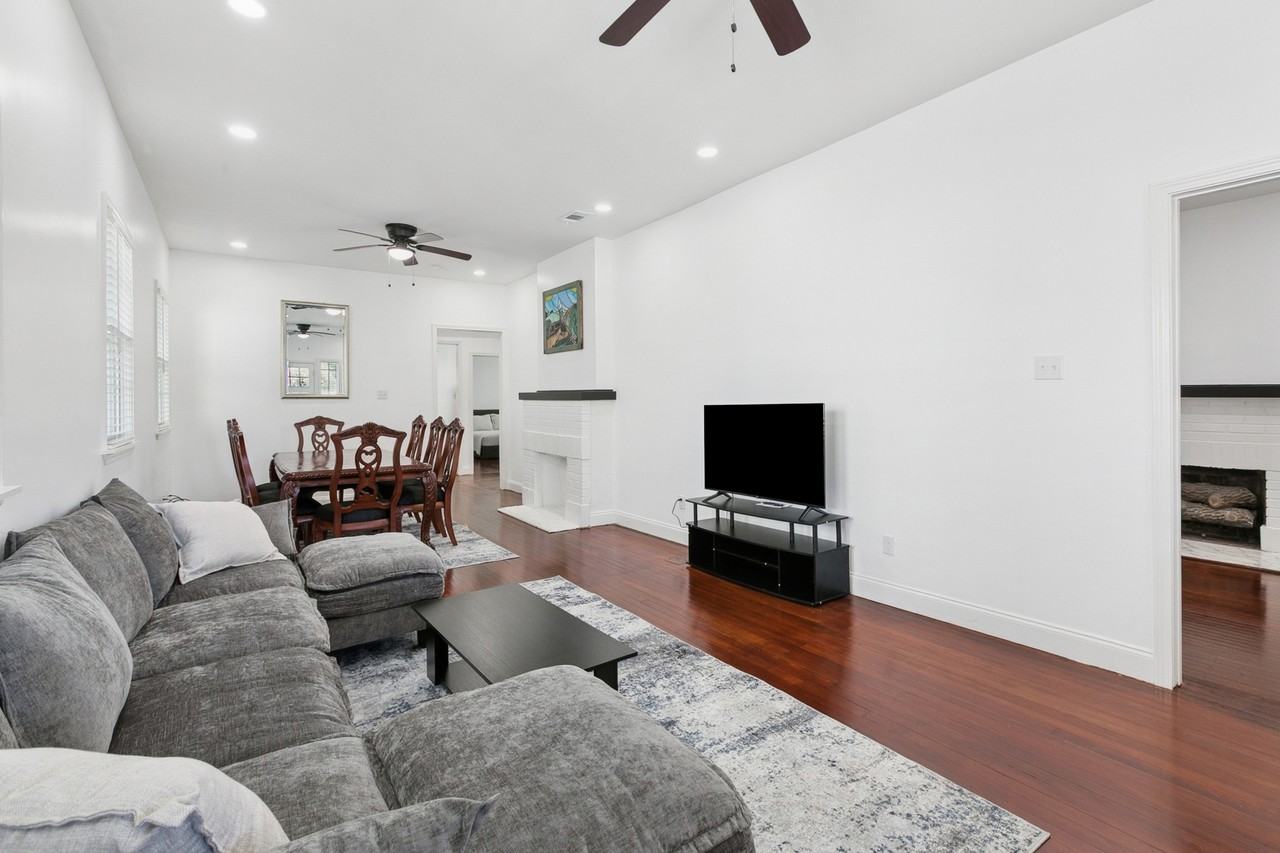 1923 Broadway St #A - Photo 5 of 31