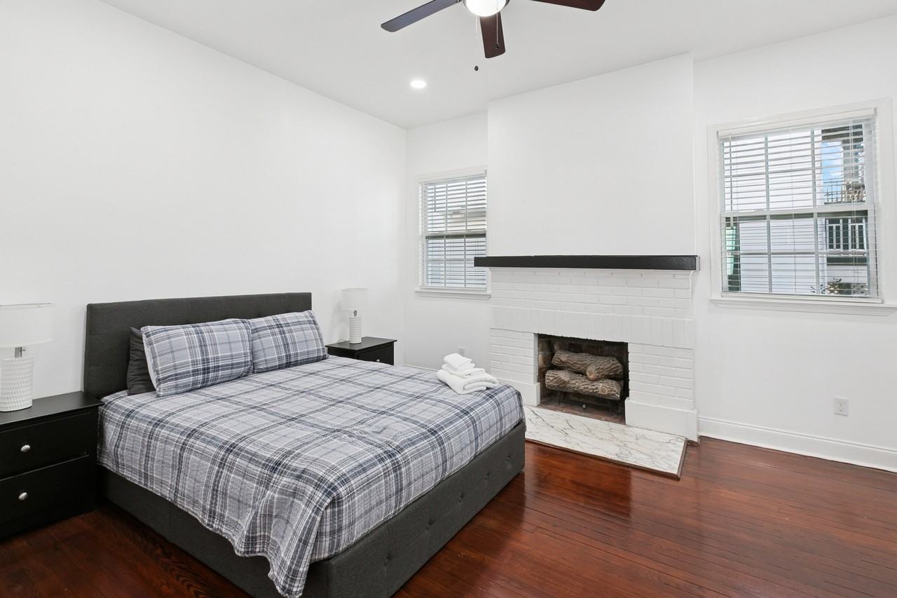 1923 Broadway St #A - Photo 6 of 31