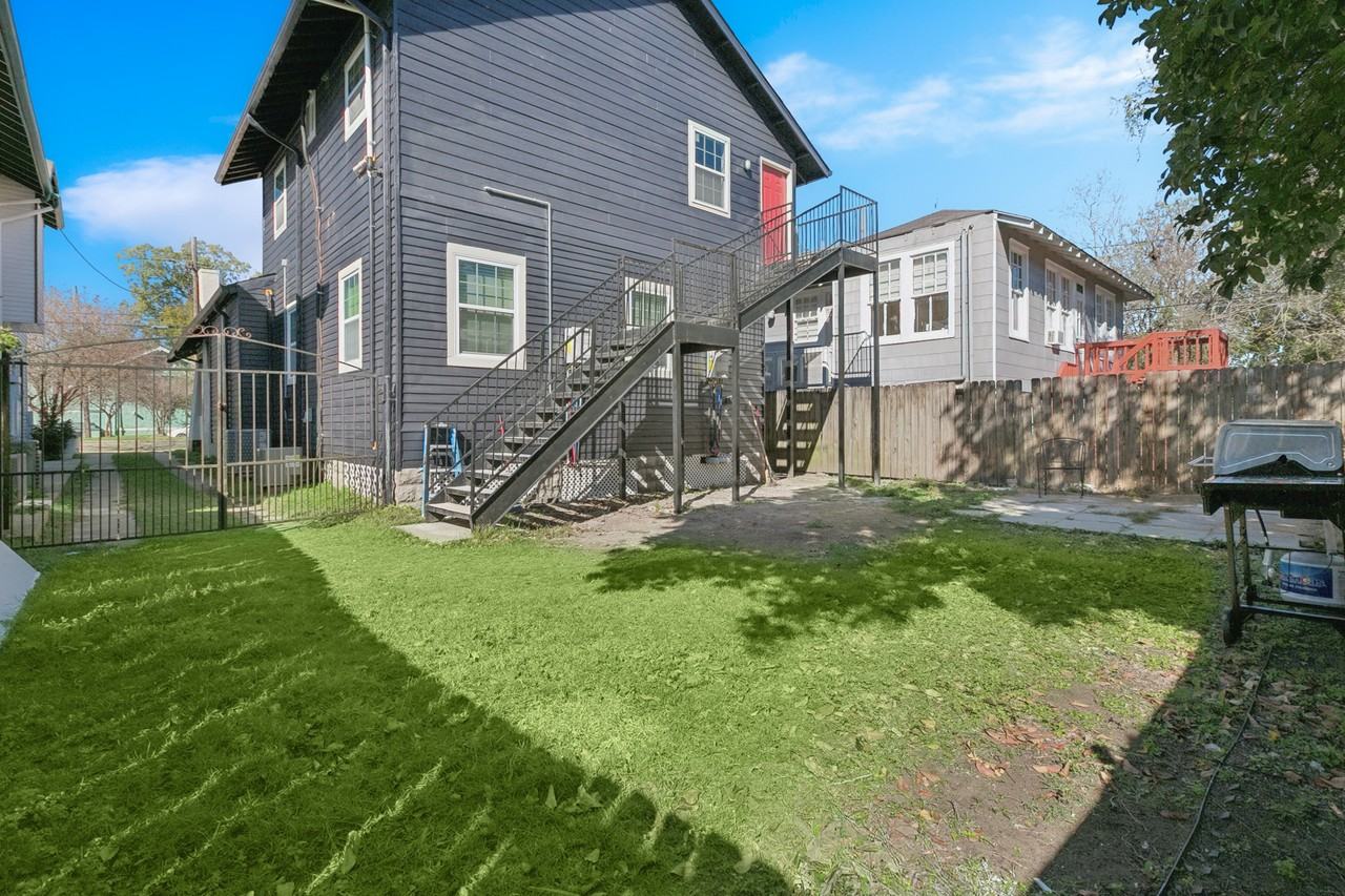 1923 Broadway St #A - Photo 7 of 31