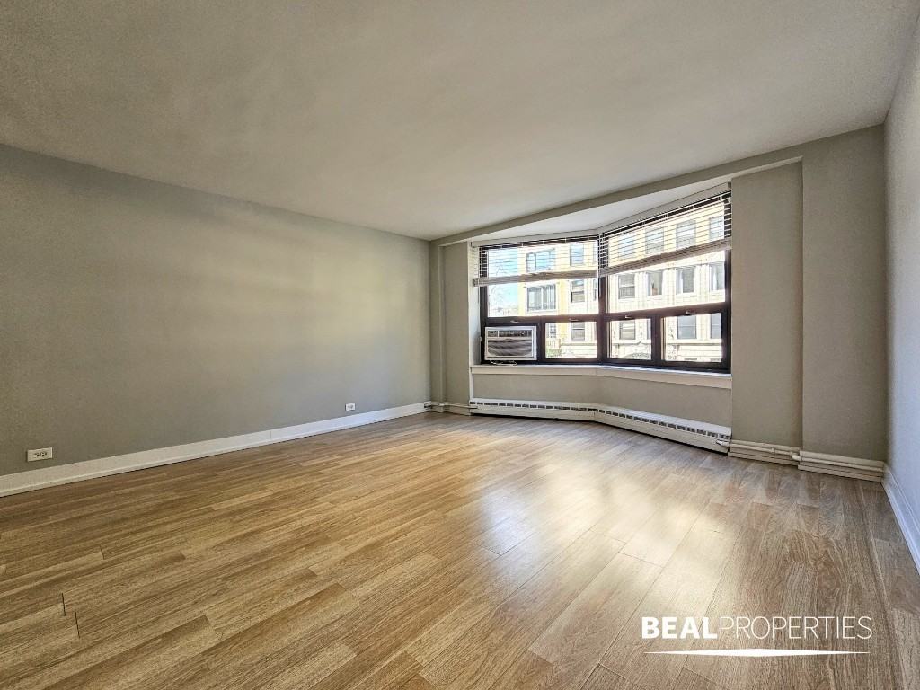 445 W Wellington Ave #06D