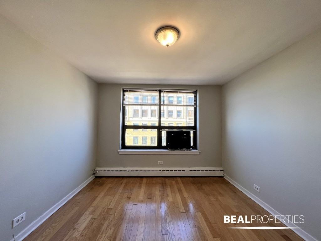 445 W Wellington Ave #07G