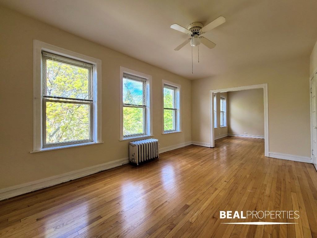 4233 N Paulina St #E3 - Photo 4 of 15