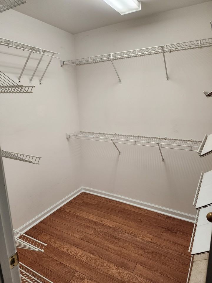 3522 Valleyhaven Ct #NA - Photo 7 of 38