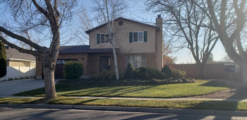 2651 W Meadow Ridge Dr - Photo 2 of 7