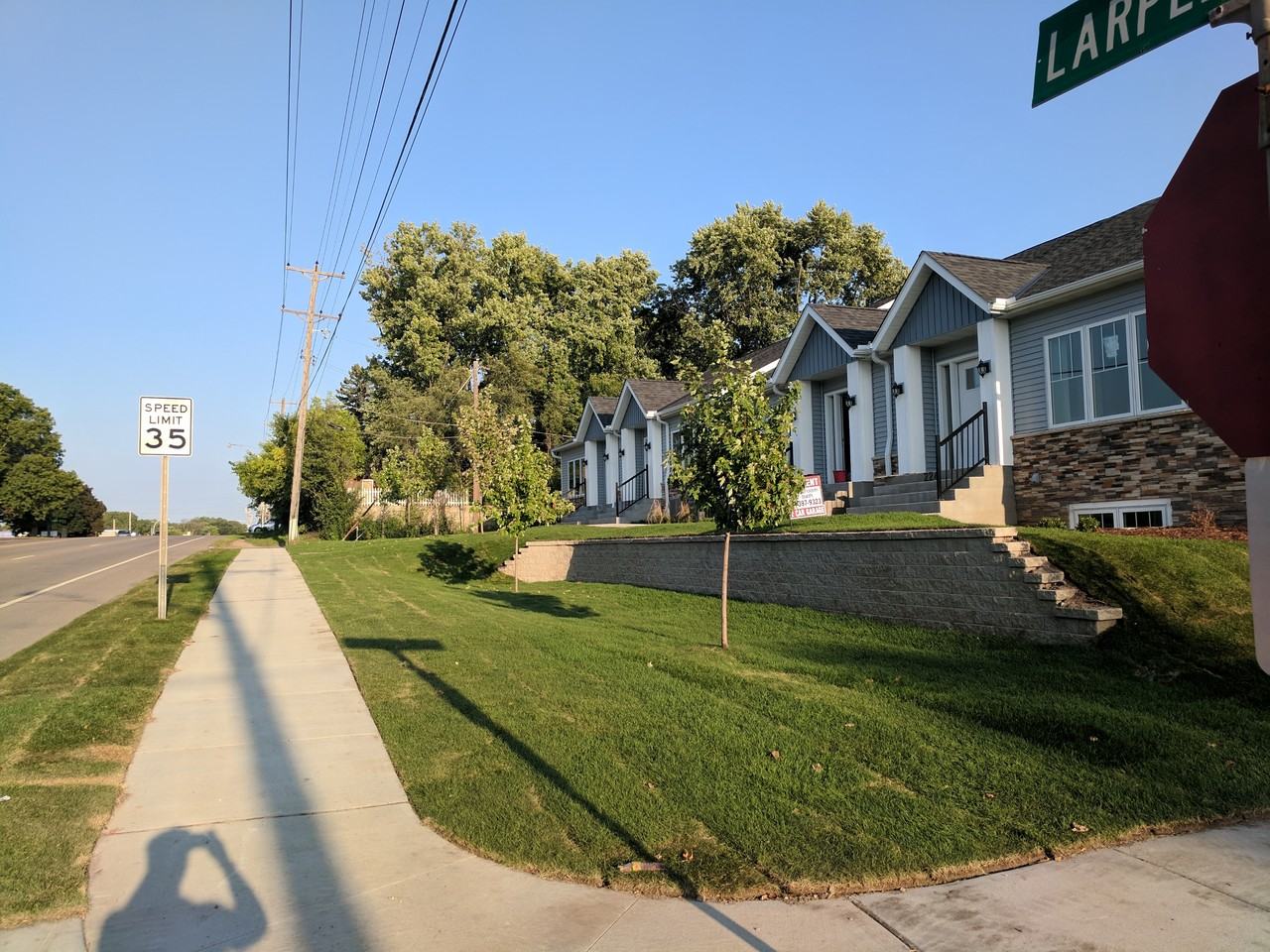 224 Larpenteur Ave W - Photo 2 of 12