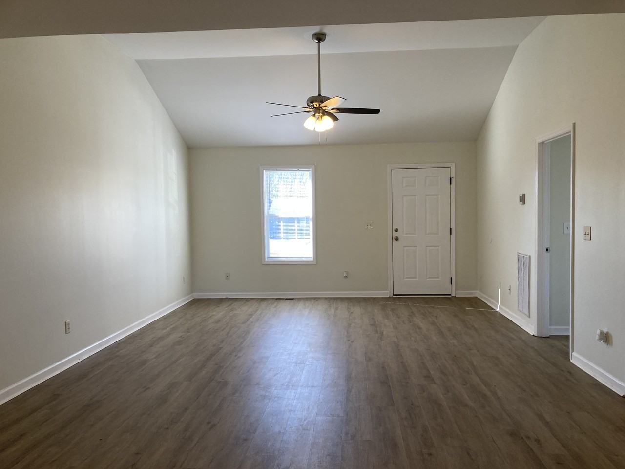 49 Farm View Cir - Photo 4 of 10