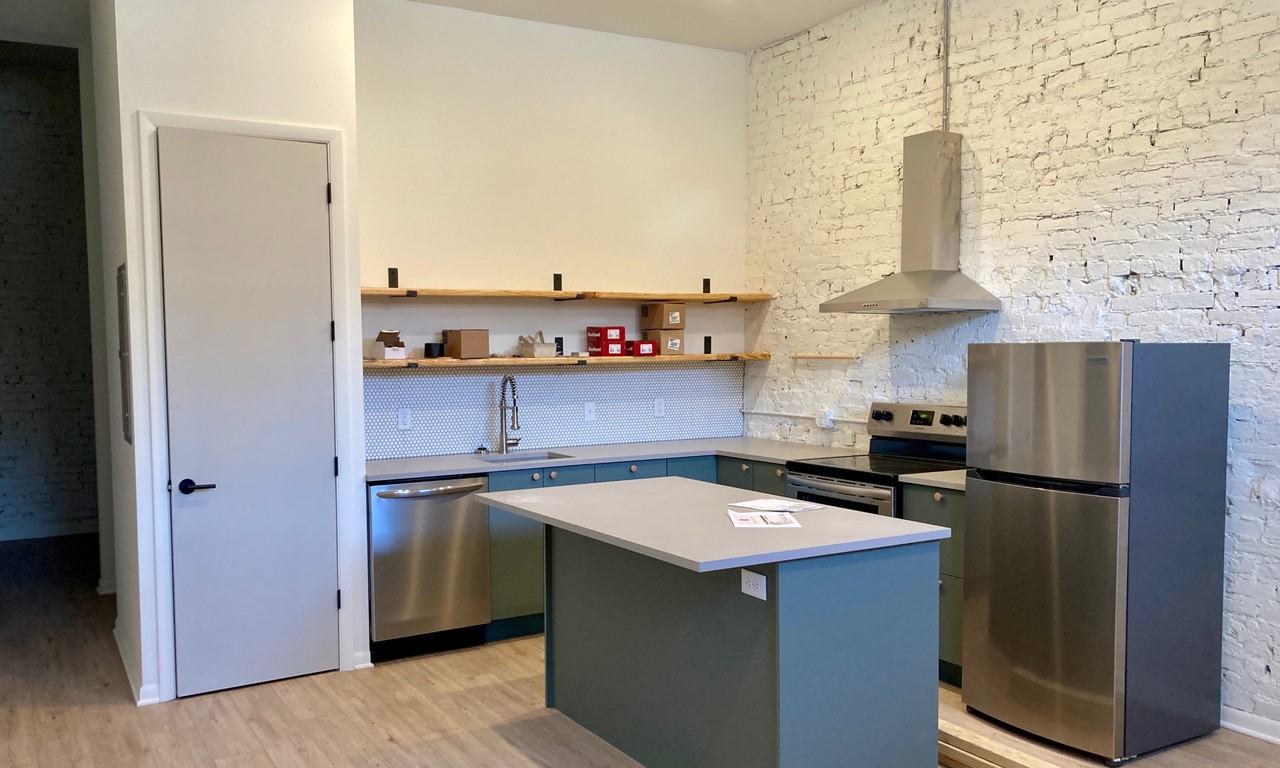 1607 Main St #9 - Photo 3 of 13