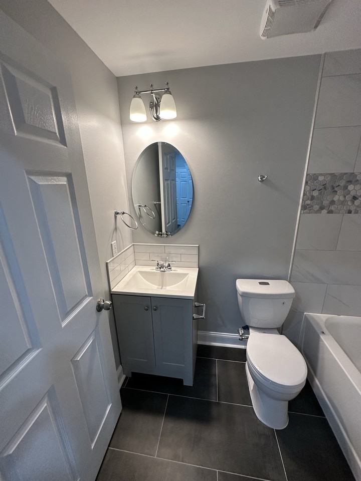 1020 Kennedy Blvd #3 - Photo 5 of 7