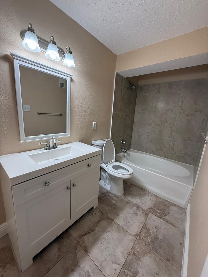 10501 Sw 104th Ter #1117 - Photo 7 of 14