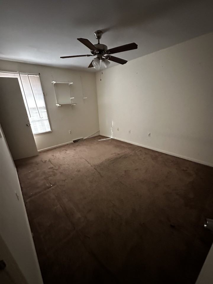 930 Banks Rd #2 - Photo 2 of 5