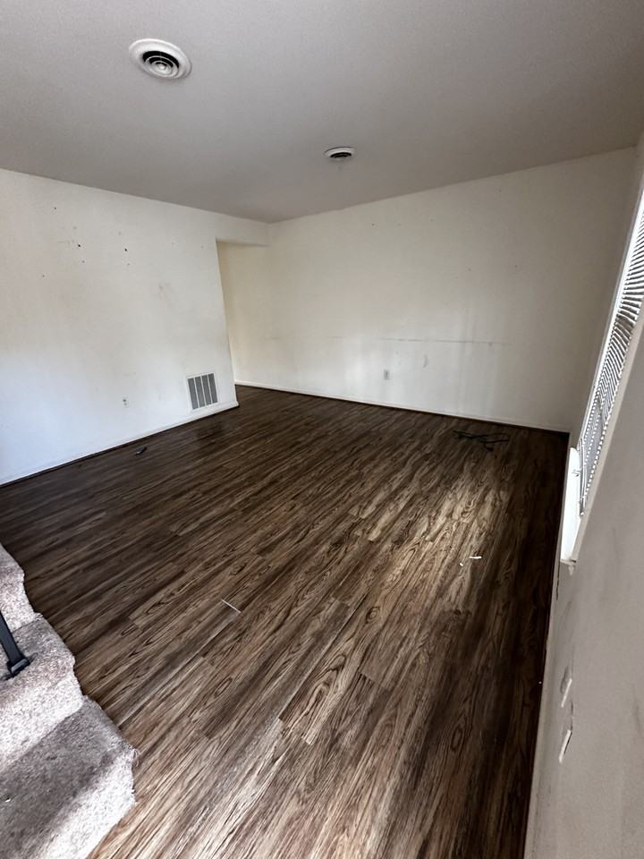 930 Banks Rd #2 - Photo 4 of 5