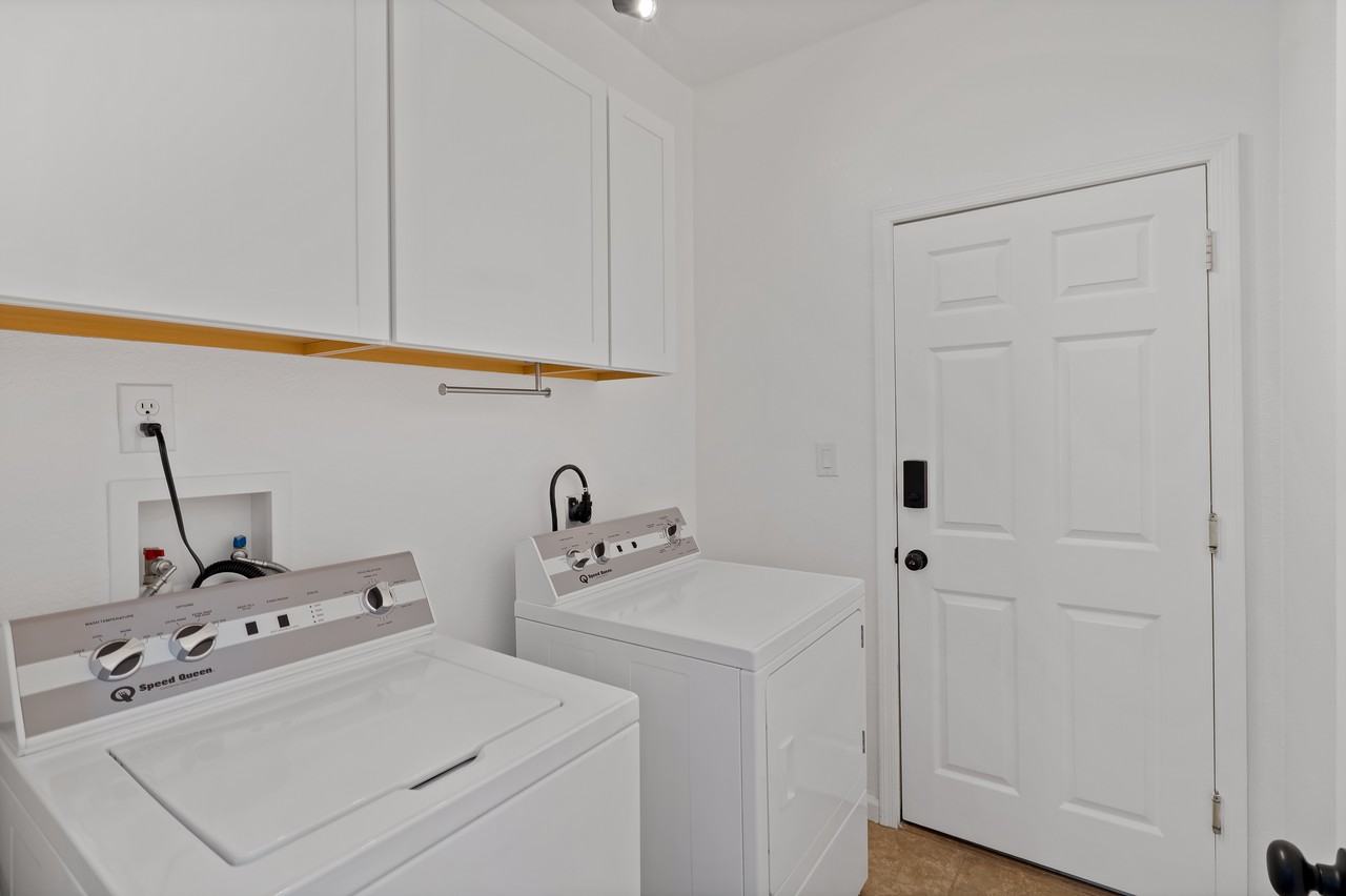 5427 Cedar Springs Dr - Photo 3 of 26