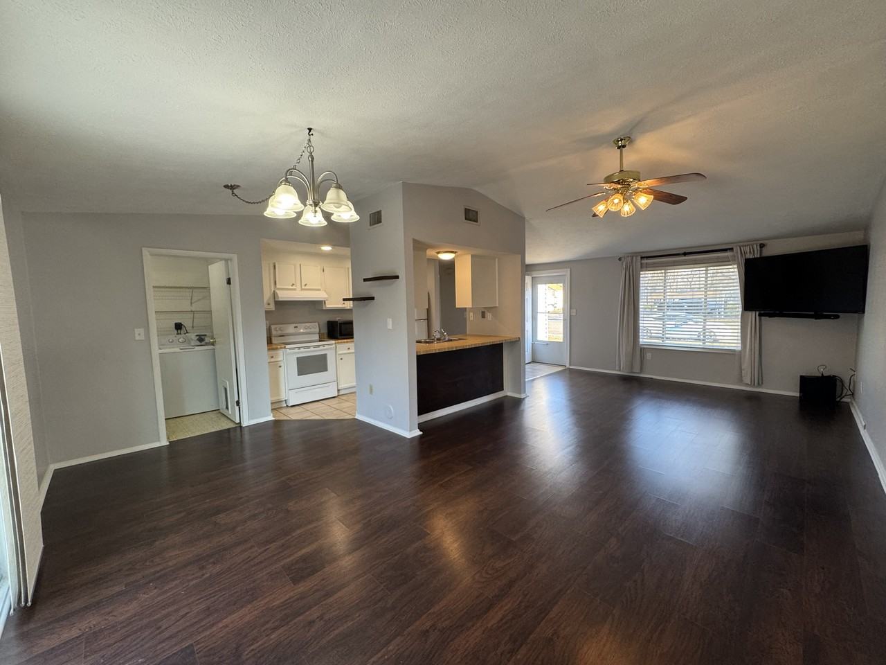 261 Windsor Castle Dr - Photo 3 of 25