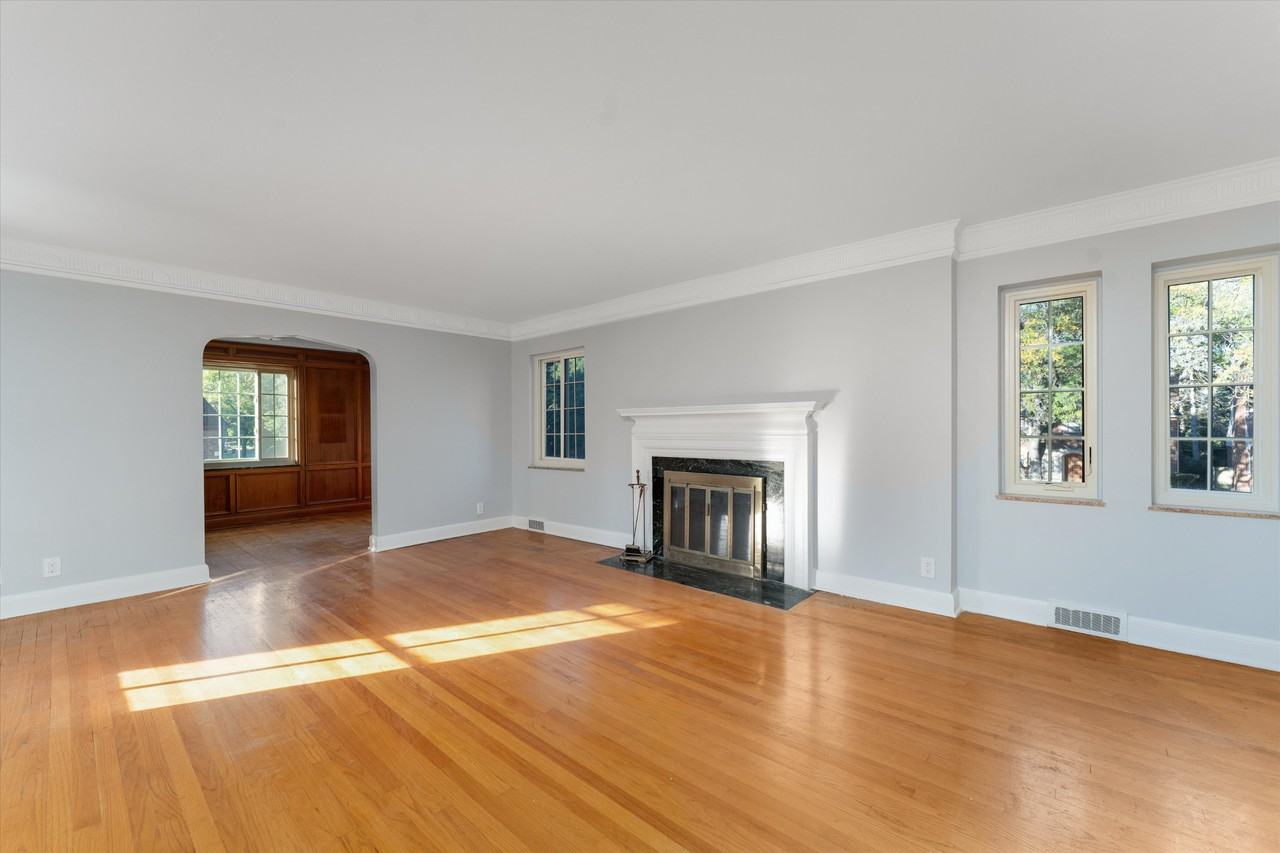 16806 La Salle Ave #2UPPER - Photo 5 of 23