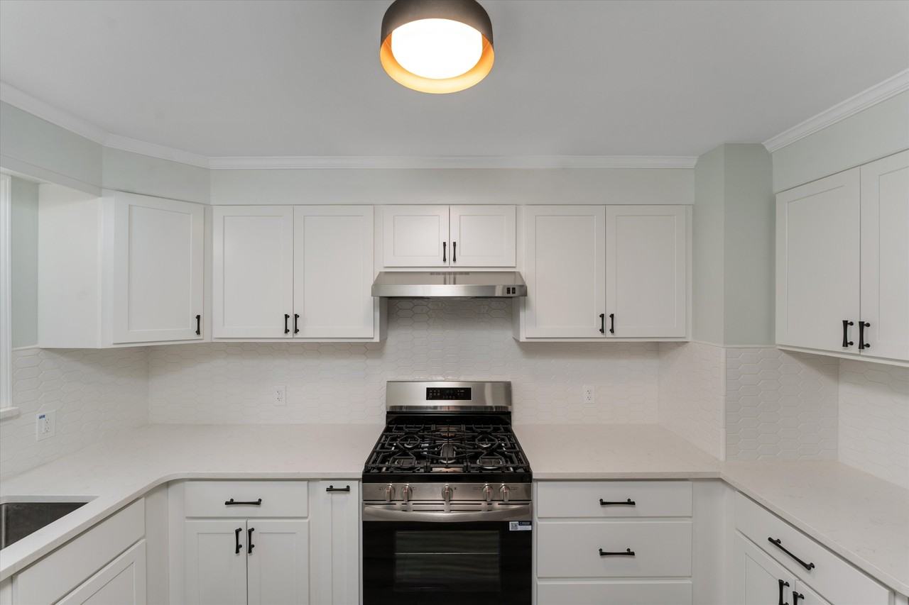 16806 La Salle Ave #2UPPER - Photo 7 of 23