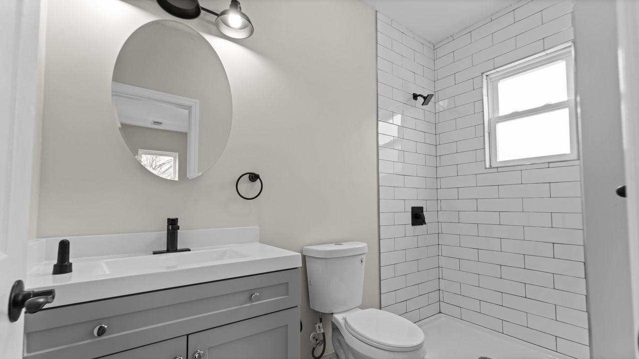 178 Union Ave #2R - Photo 3 of 19