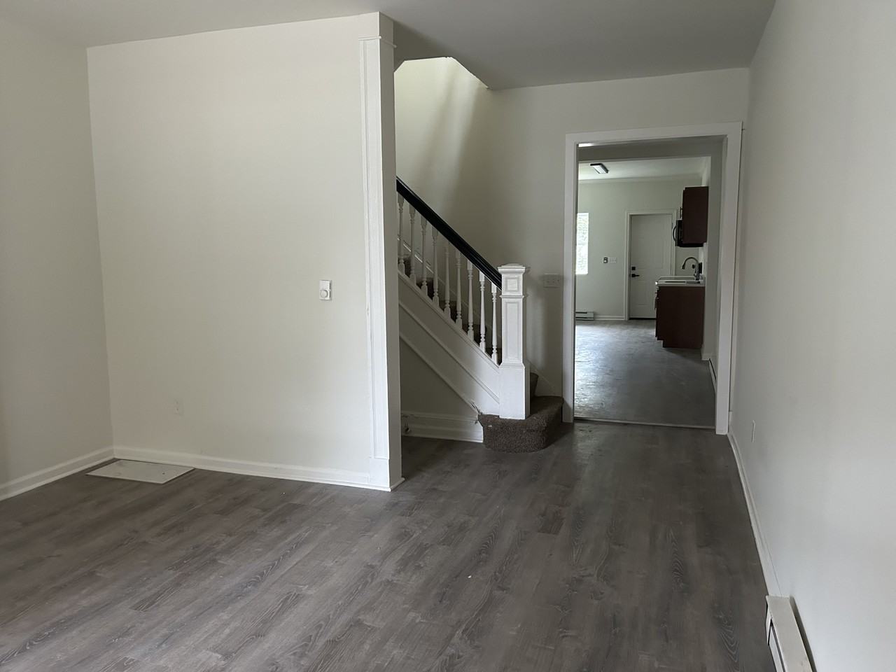 2810 Winchester St - Photo 2 of 12