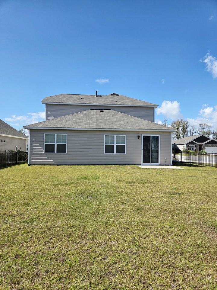 2066 Ainsley Dr - Photo 2 of 19