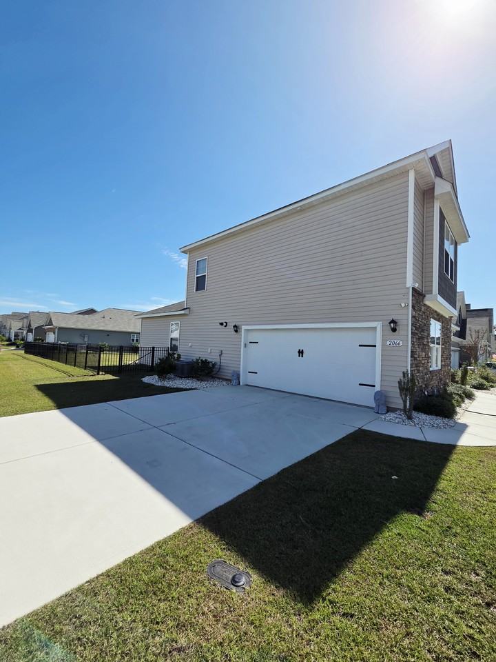 2066 Ainsley Dr - Photo 7 of 19