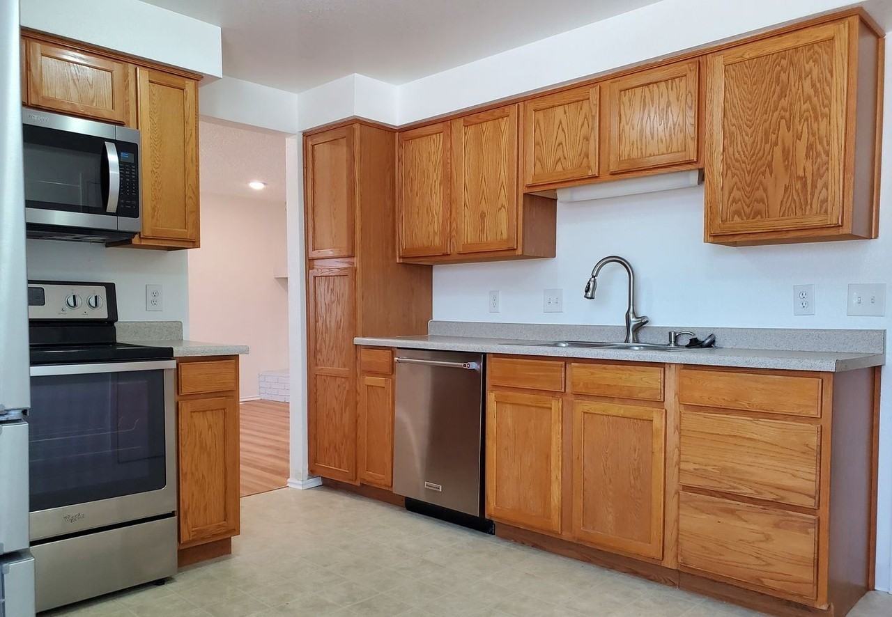 9580 Hoff Dr - Photo 5 of 19