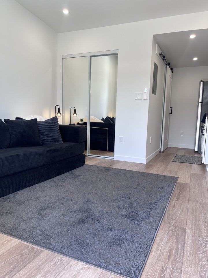 445 Ranney St #15 - Photo 3 of 13