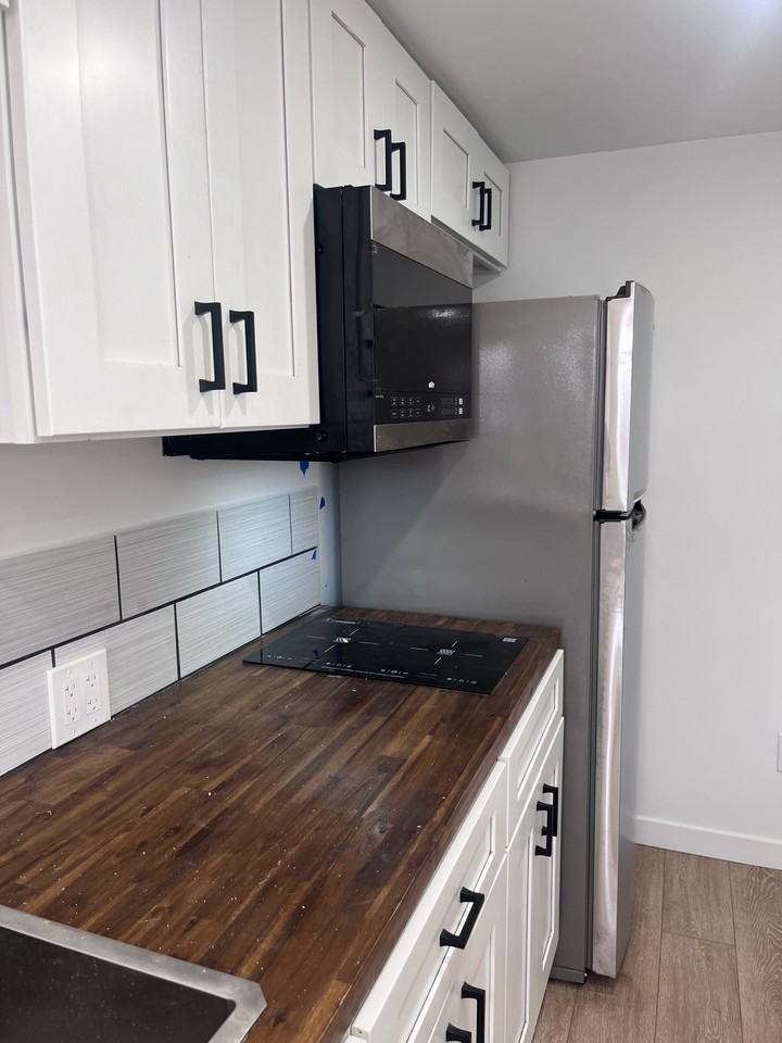 445 Ranney St #10 - Photo 7 of 9