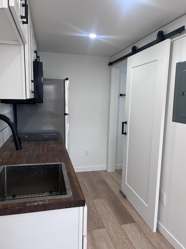 445 Ranney St #12 - Photo 4 of 8