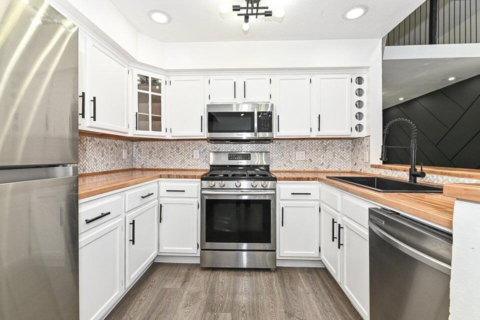 118 W Reservoir Ave #118 - Photo 3 of 4