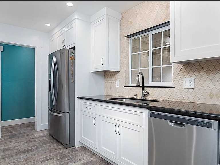 25440 Plymouth St - Photo 2 of 14