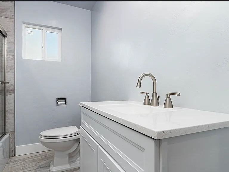 25440 Plymouth St - Photo 3 of 14