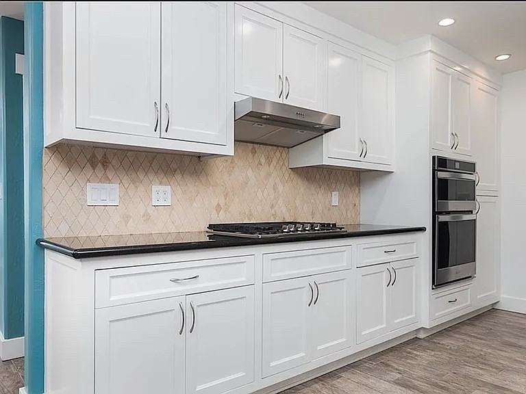 25440 Plymouth St - Photo 4 of 14