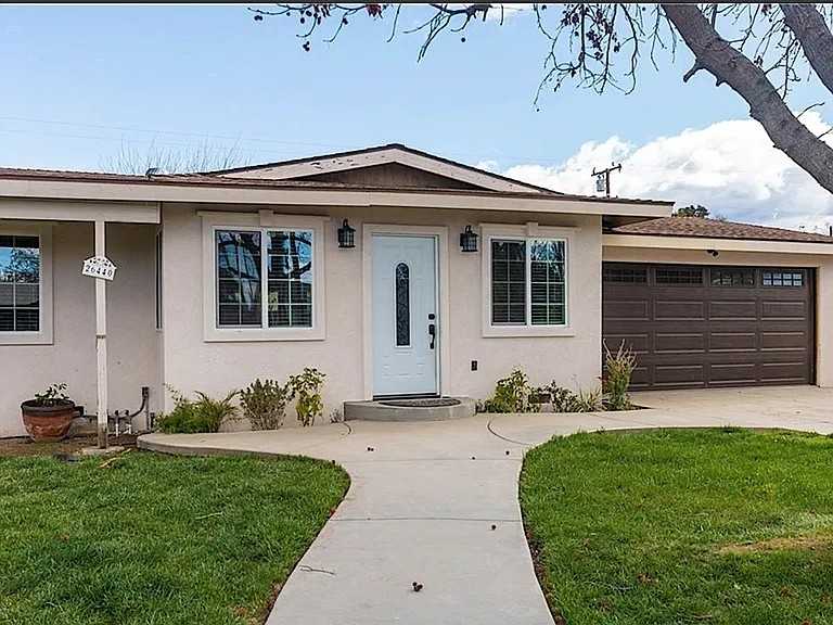 25440 Plymouth St - Photo 6 of 14