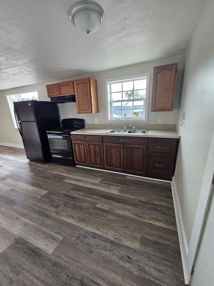 1343 E Duval St - Photo 3 of 11