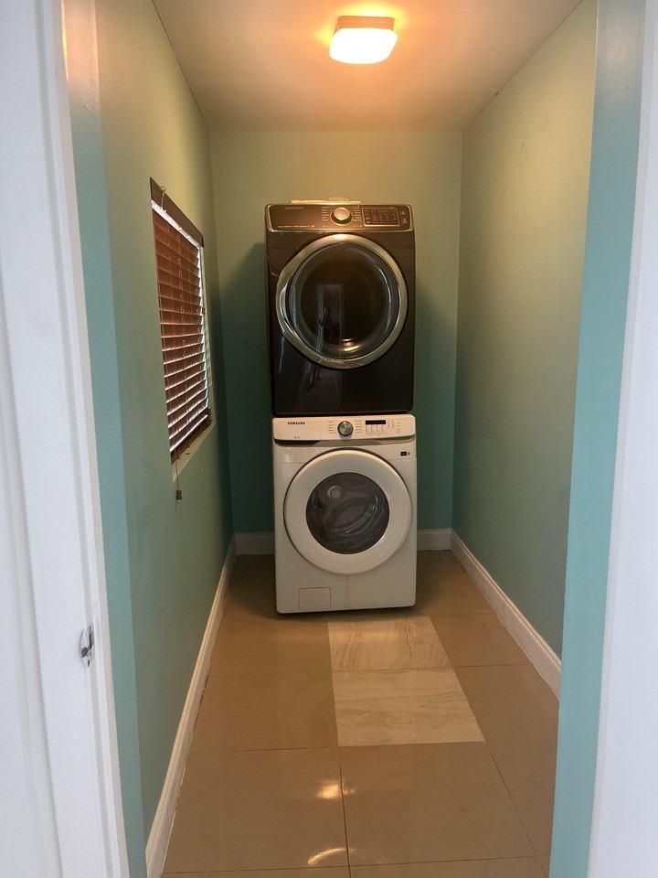 19827 Sw 118th Pl - Photo 3 of 8