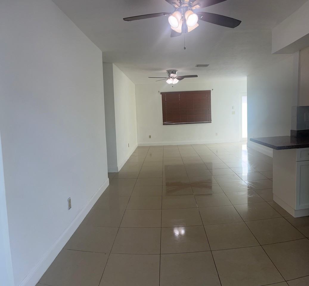 19827 Sw 118th Pl - Photo 5 of 8