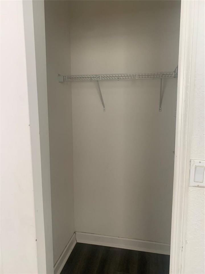11159 Nw 80th Ln - Photo 2 of 19
