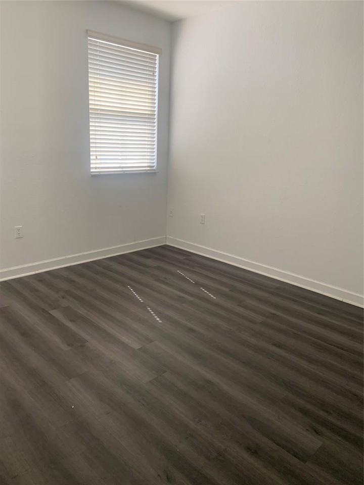 11159 Nw 80th Ln - Photo 3 of 19