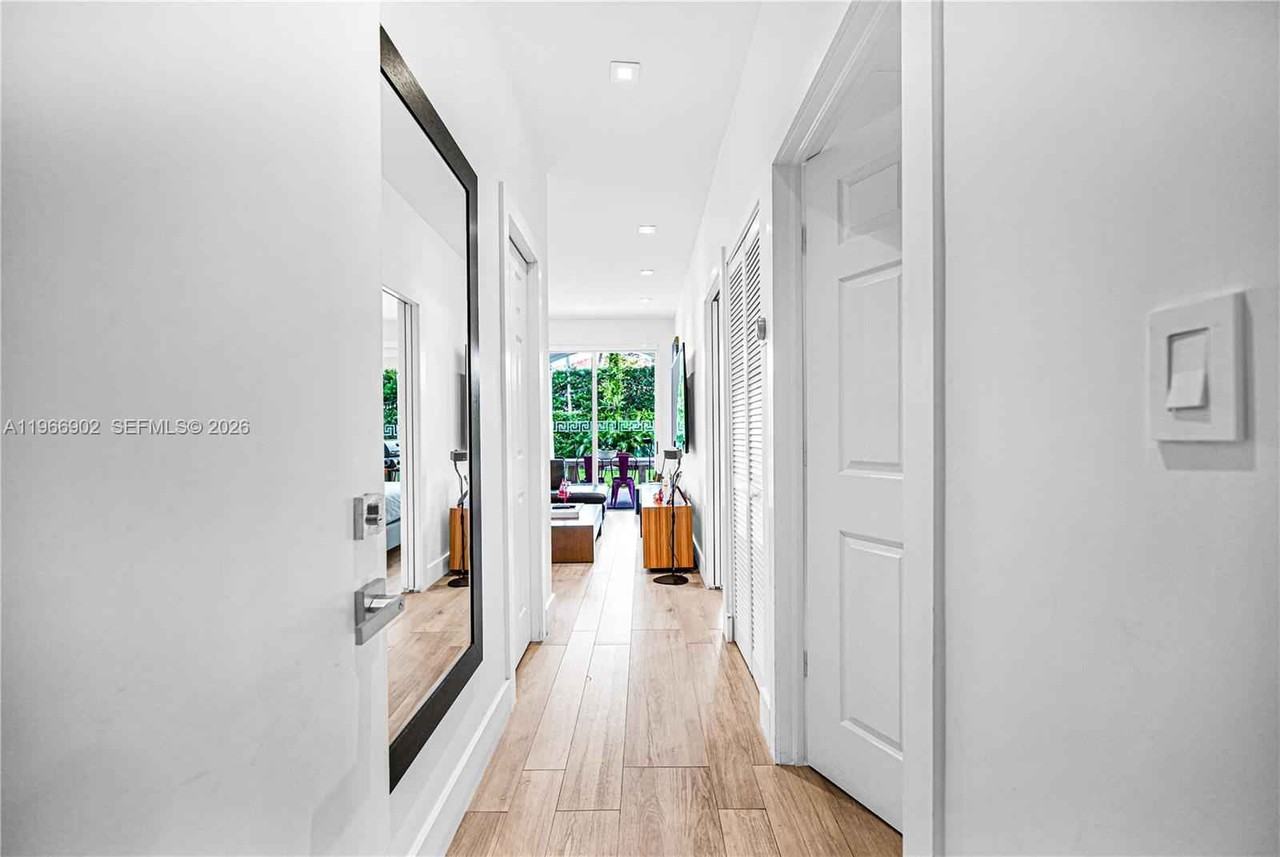 11304 Nw 66th St - Photo 4 of 50