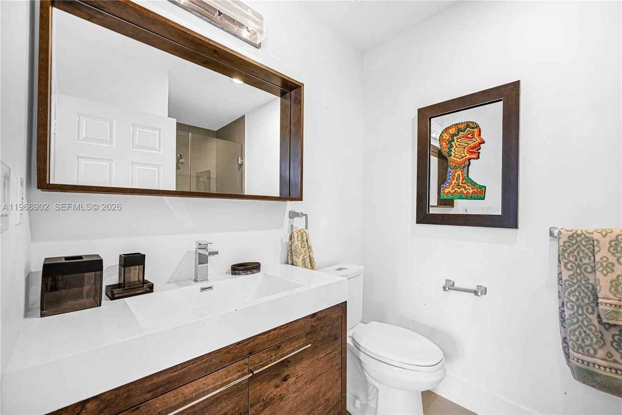 11304 Nw 66th St - Photo 5 of 50