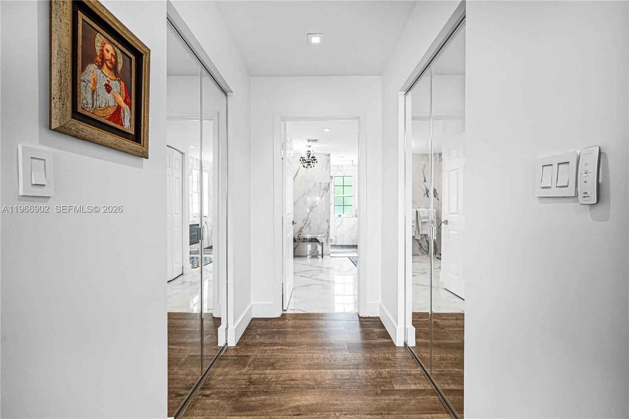 11304 Nw 66th St - Photo 6 of 50