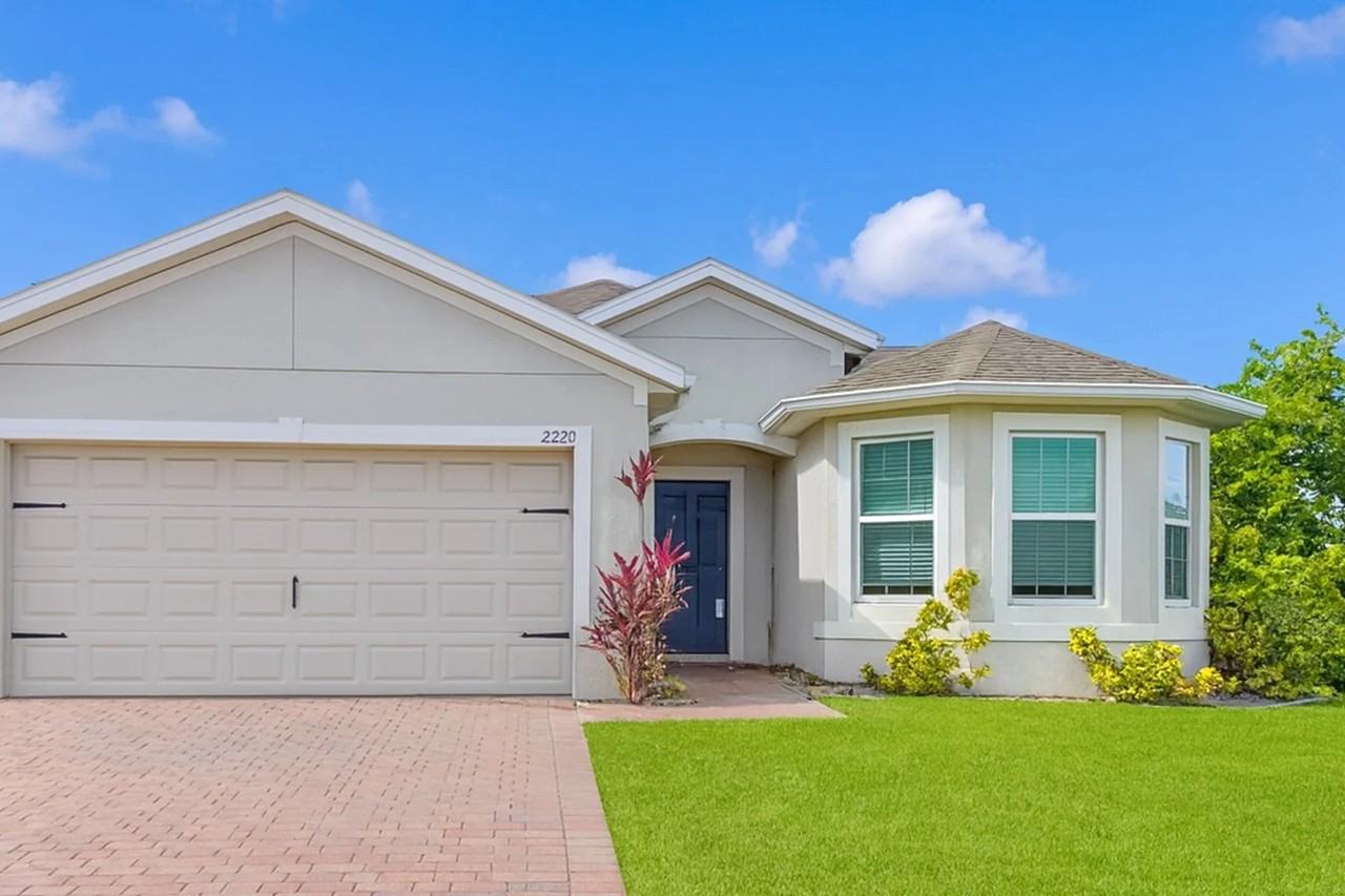 2220 Ne 5th Ave - Photo 4 of 16