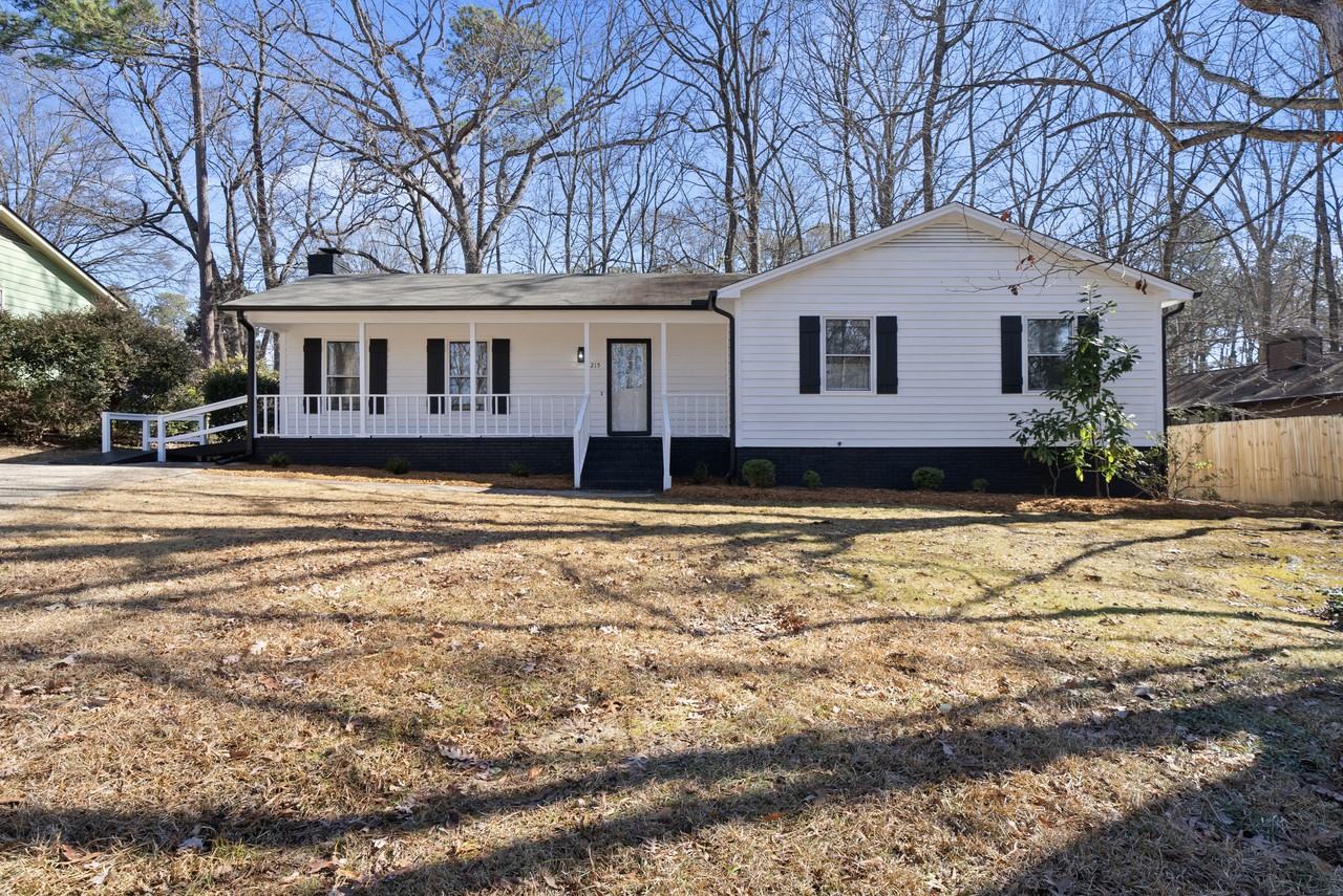 215 Mayodan Dr - Photo 3 of 31