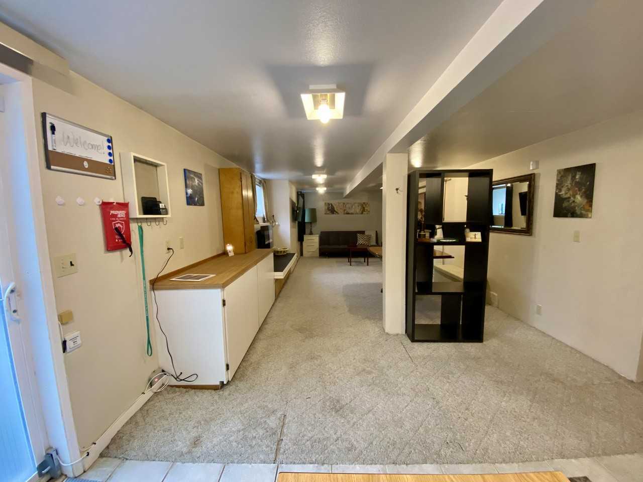 1869 Hawthorne Ave - Photo 3 of 7