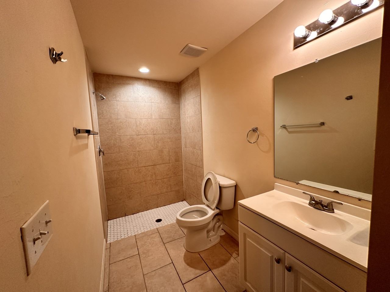 641 Se 12th Ct - Photo 4 of 12