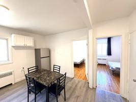 featured image of 3469 Rue De Bullion #12