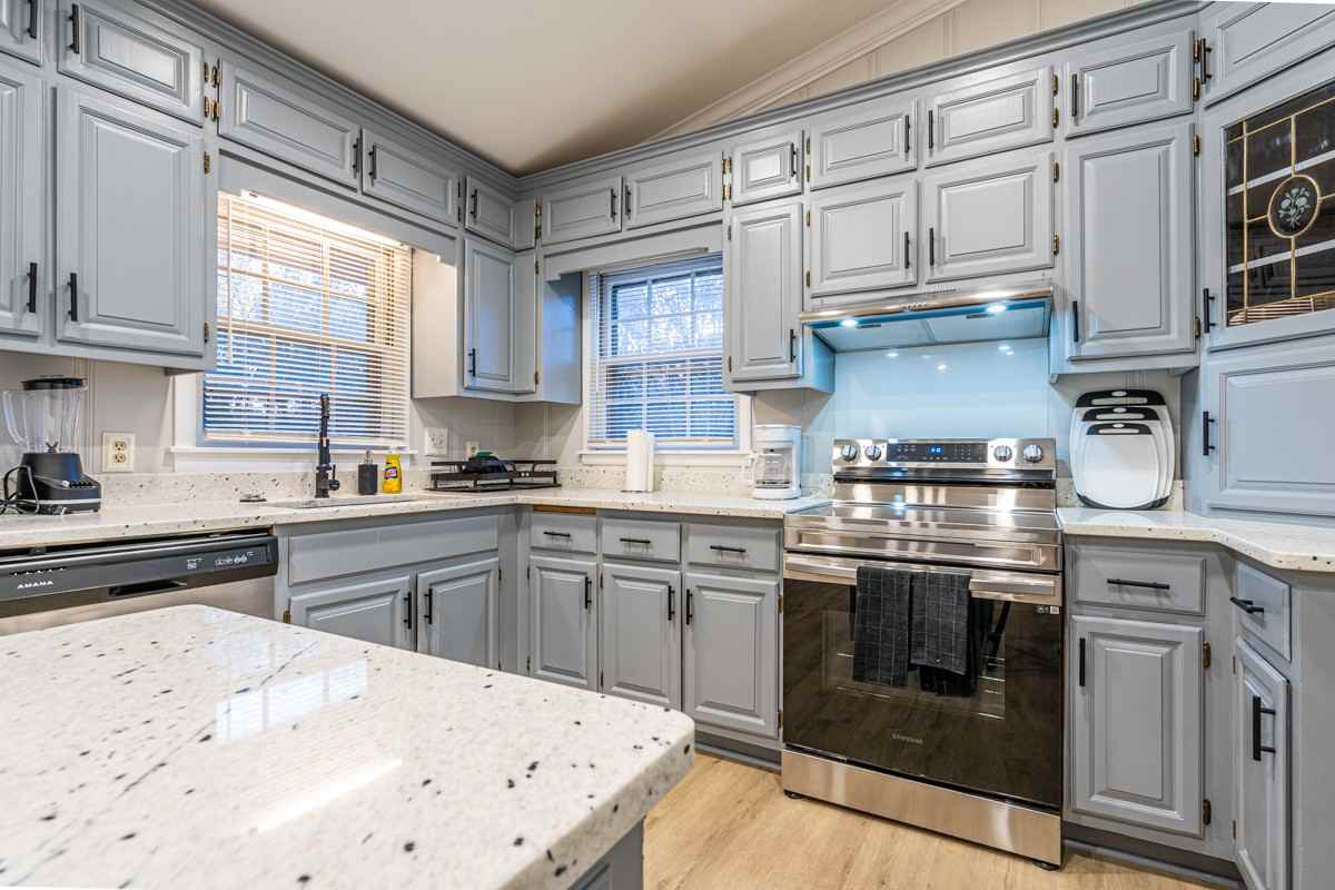 702 Chambers Dr Ne #1 - Photo 4 of 30