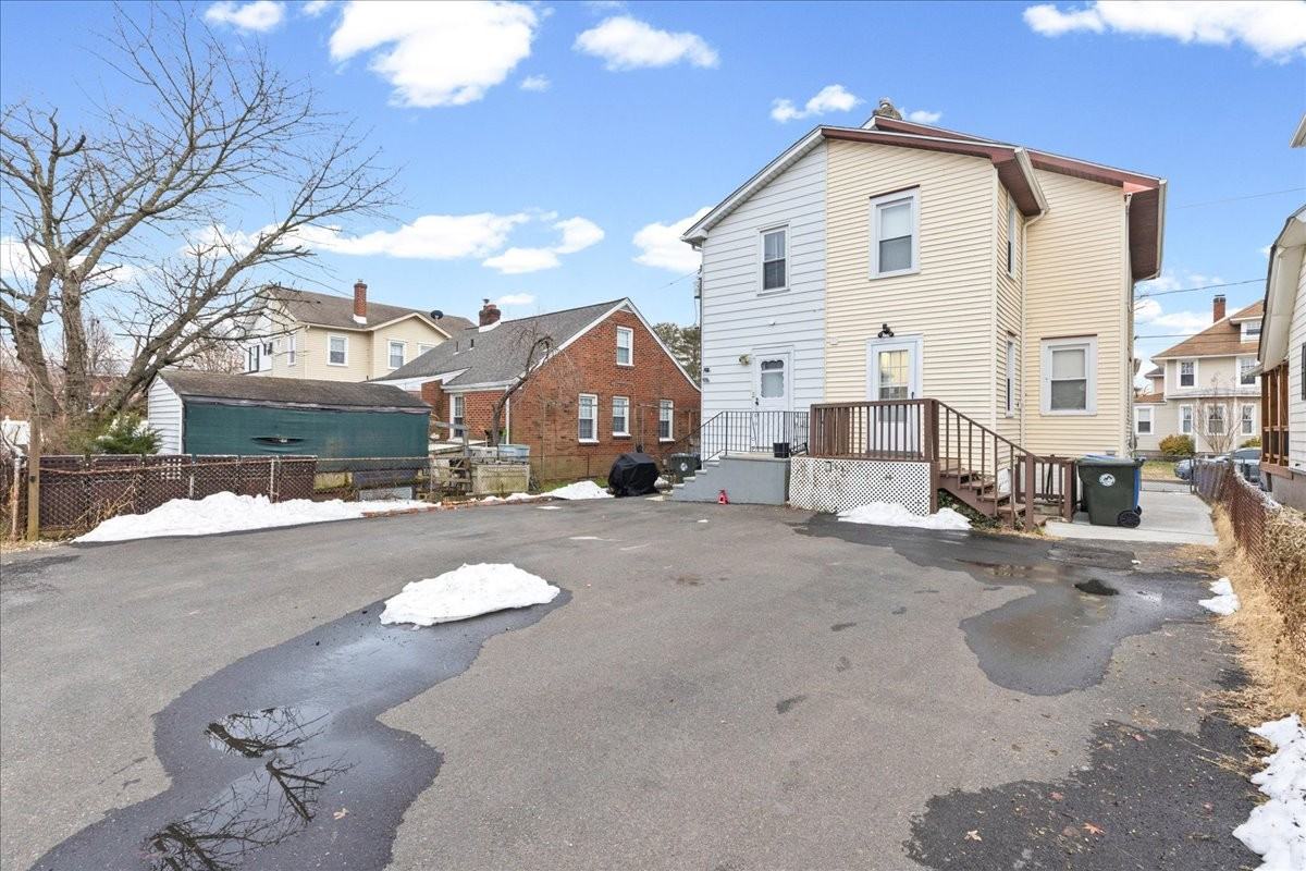 505 Wood St #1 - Photo 3 of 50