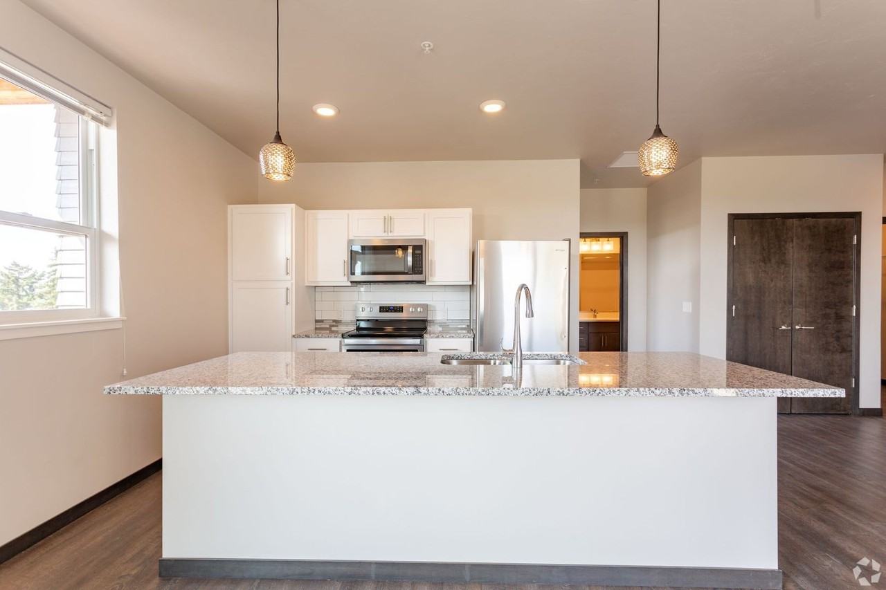 ELEMENT Apartments I - 746 - Photo 3 of 12