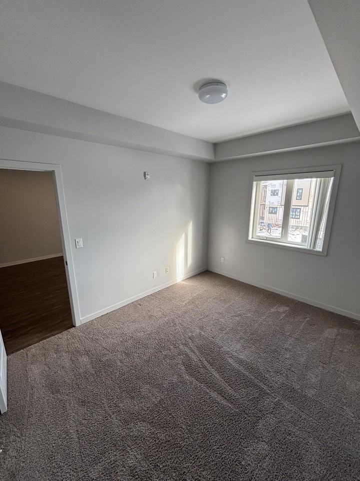 5-226 Grassie Boulevard - Photo 7 of 21